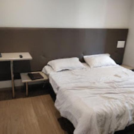 Hotel Sai Saya,ناسيك المظهر الخارجي الصورة