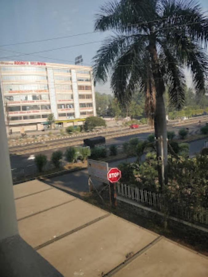 Hotel Sai Saya,ناسيك المظهر الخارجي الصورة
