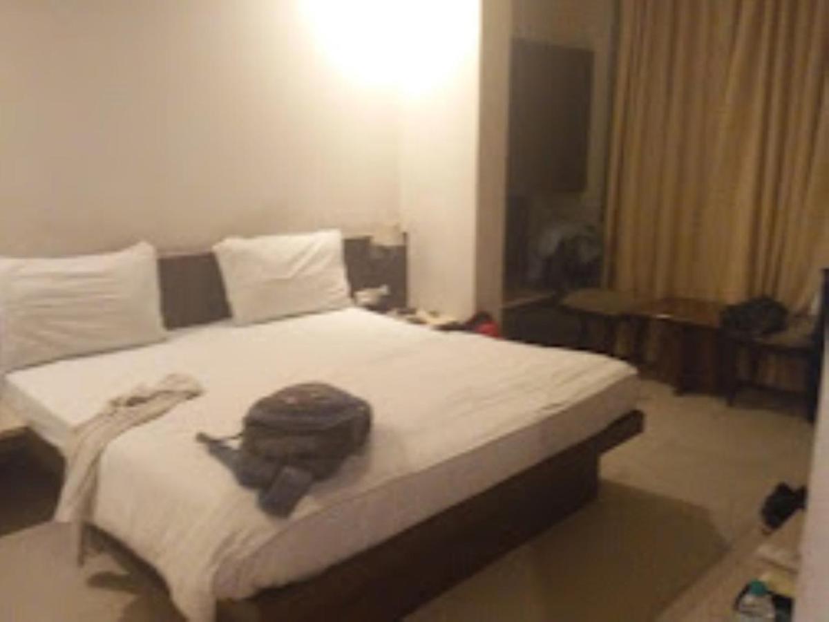 Hotel Sai Saya,ناسيك المظهر الخارجي الصورة