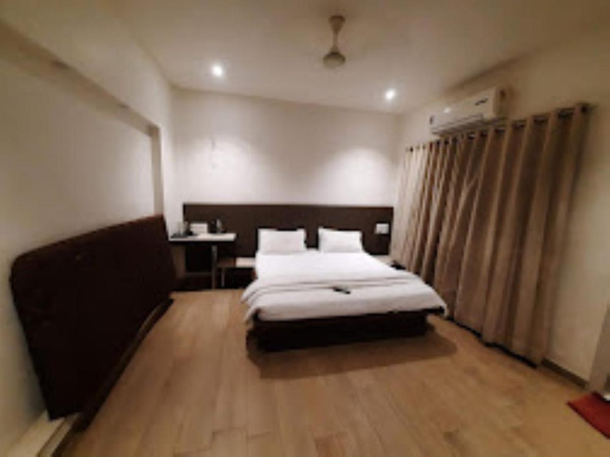 Hotel Sai Saya,ناسيك المظهر الخارجي الصورة